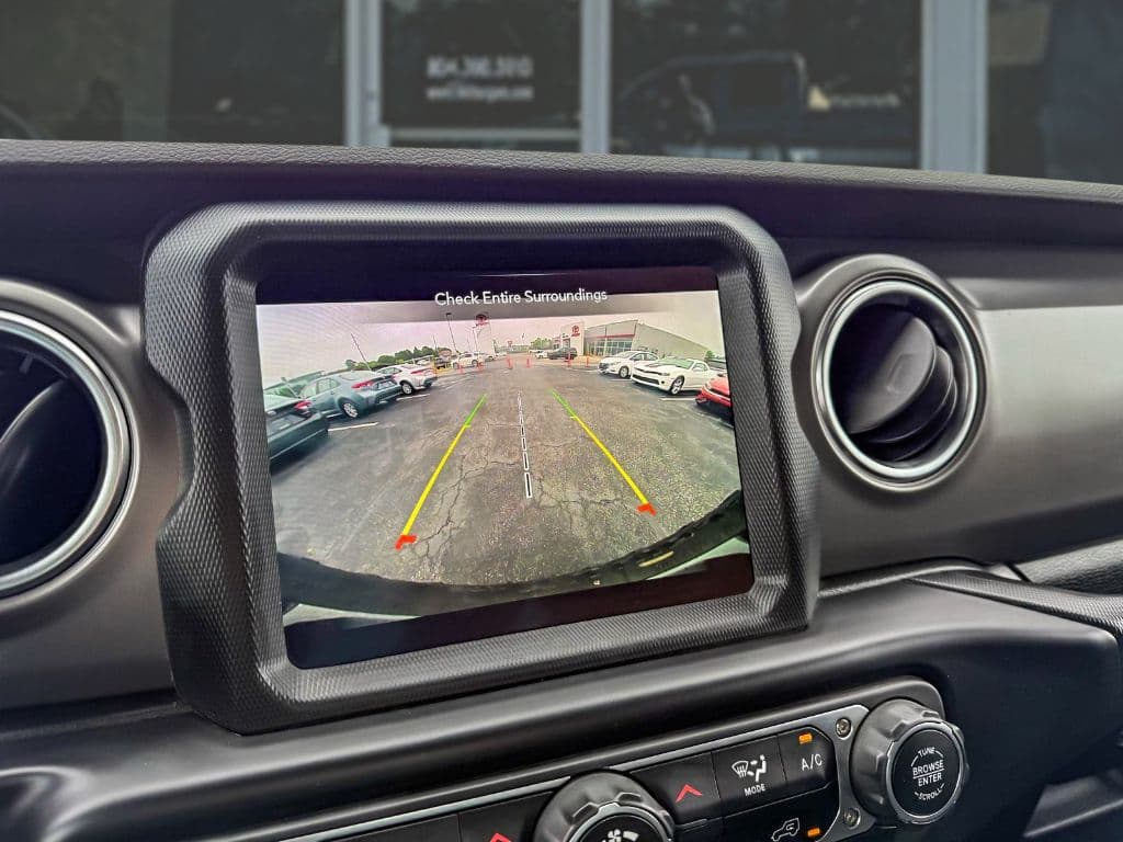 2022 Jeep Wrangler view 18