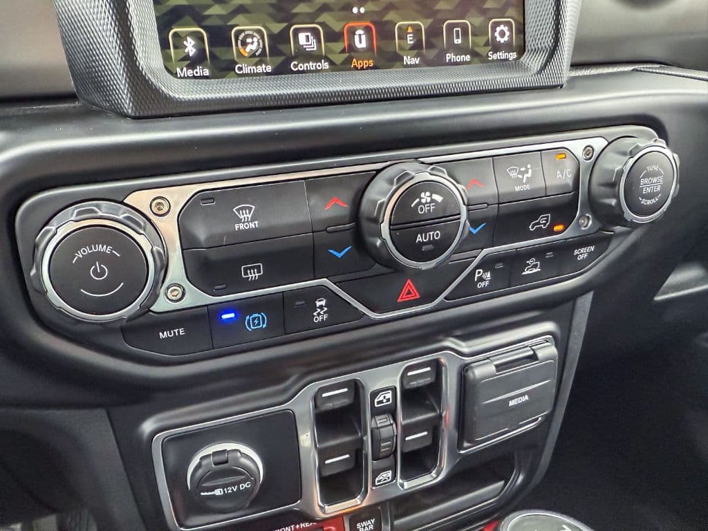 2022 Jeep Wrangler view 19