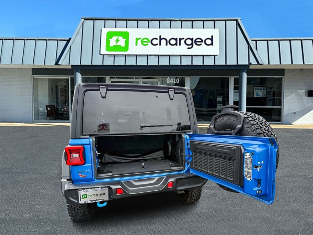 2022 Jeep Wrangler view 27