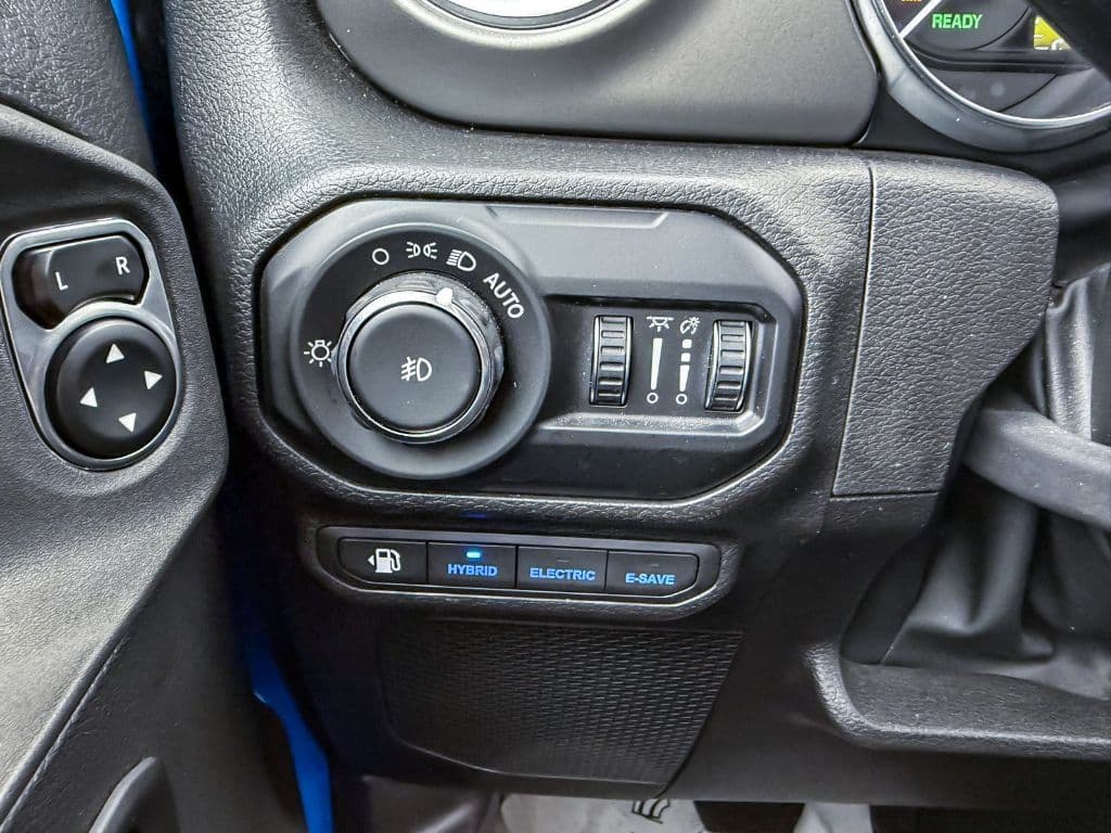 2022 Jeep Wrangler view 13