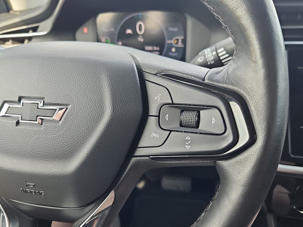 2023 Chevrolet Bolt EUV view 10