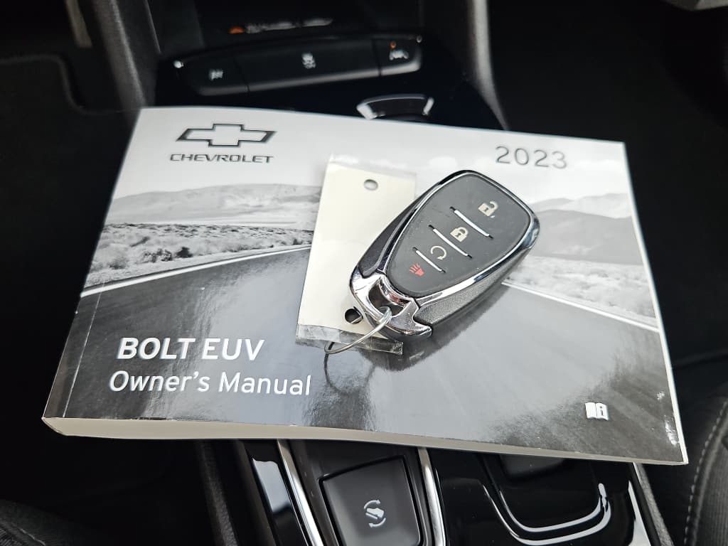 2023 Chevrolet Bolt EUV view 22