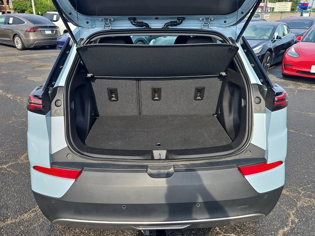 2023 Chevrolet Bolt EUV view 24