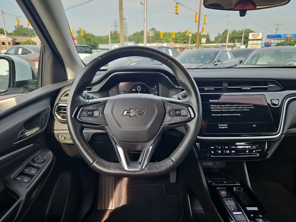 2023 Chevrolet Bolt EUV view 8