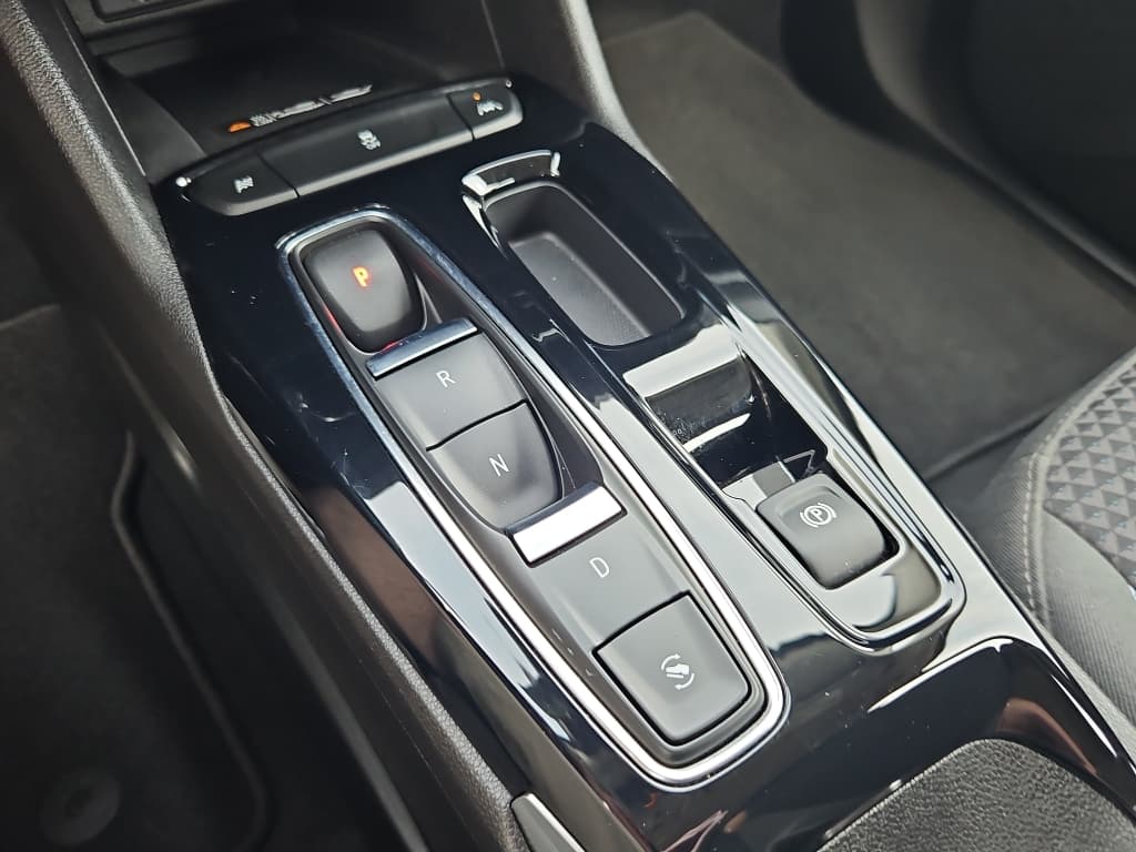 2023 Chevrolet Bolt EUV view 19