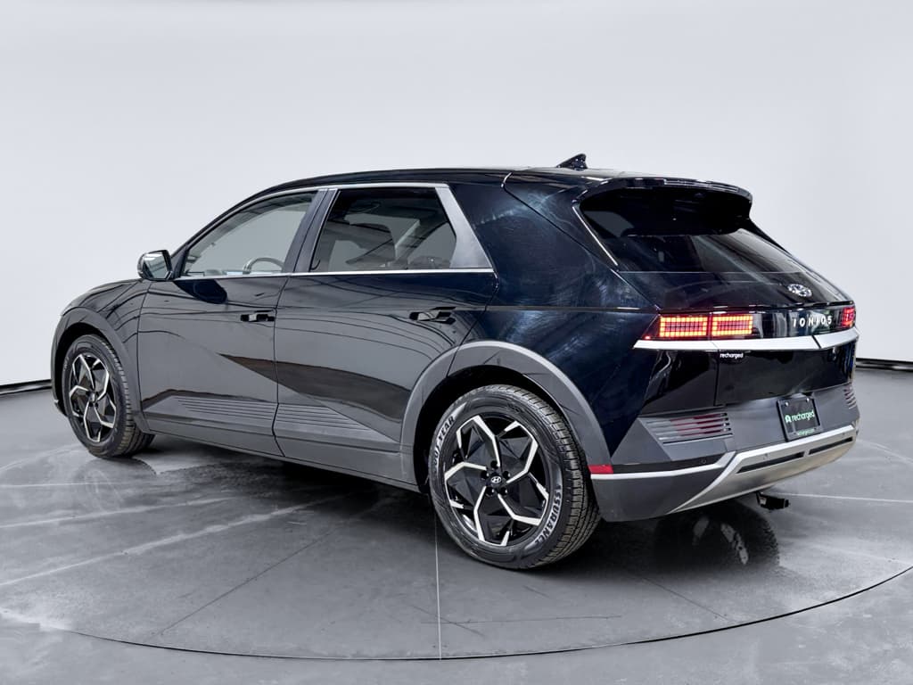 2023 Hyundai IONIQ 5 view 2