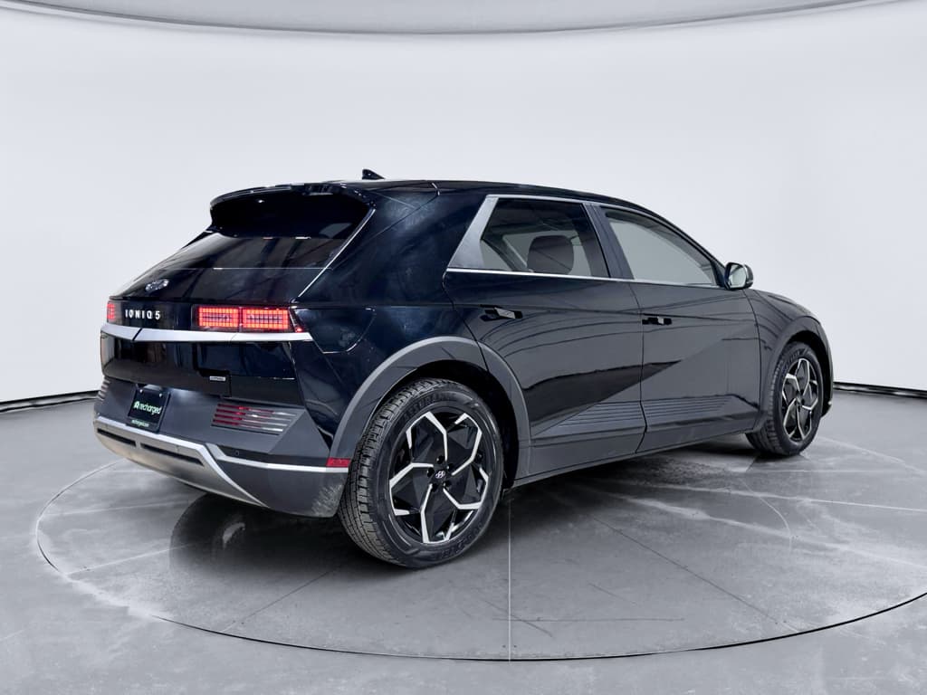 2023 Hyundai IONIQ 5 view 3