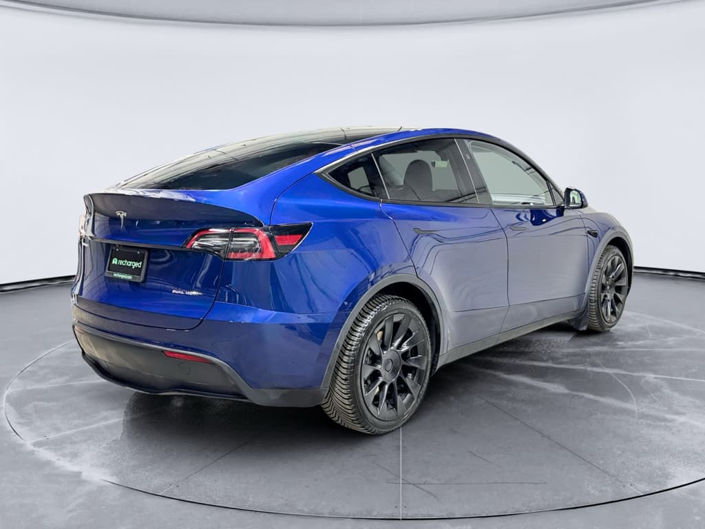 2023 Tesla Model Y view 3