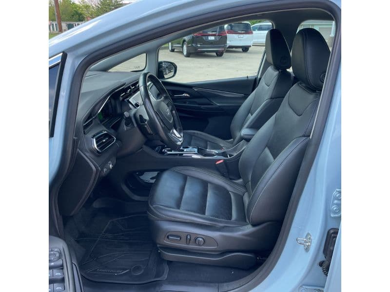 2023 Chevrolet Bolt EV view 5