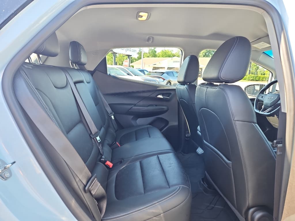 2023 Chevrolet Bolt EV view 19