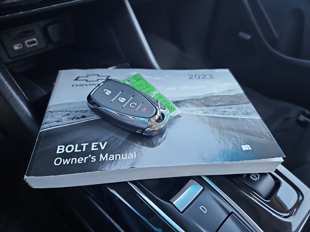 2023 Chevrolet Bolt EV view 18
