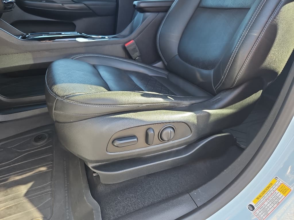 2023 Chevrolet Bolt EV view 6