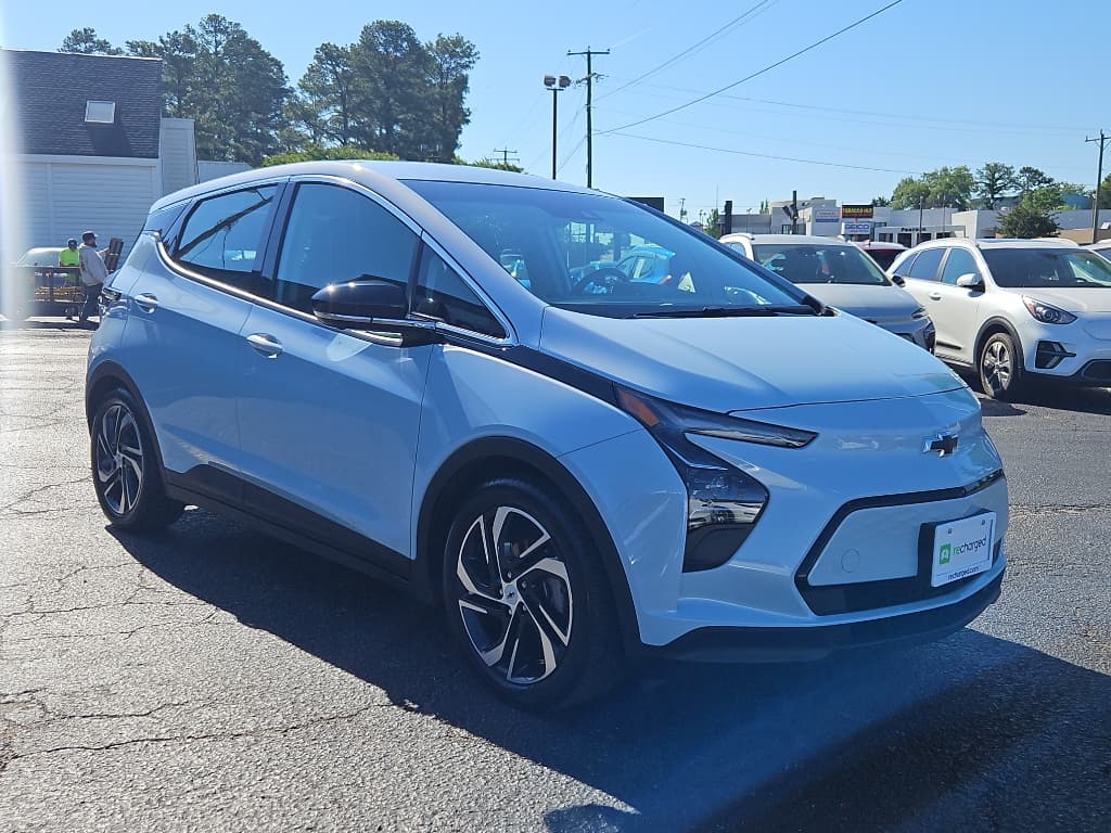 2023 Chevrolet Bolt EV view 4