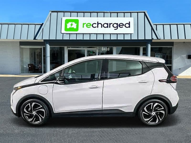 2023 Chevrolet Bolt EV view 3
