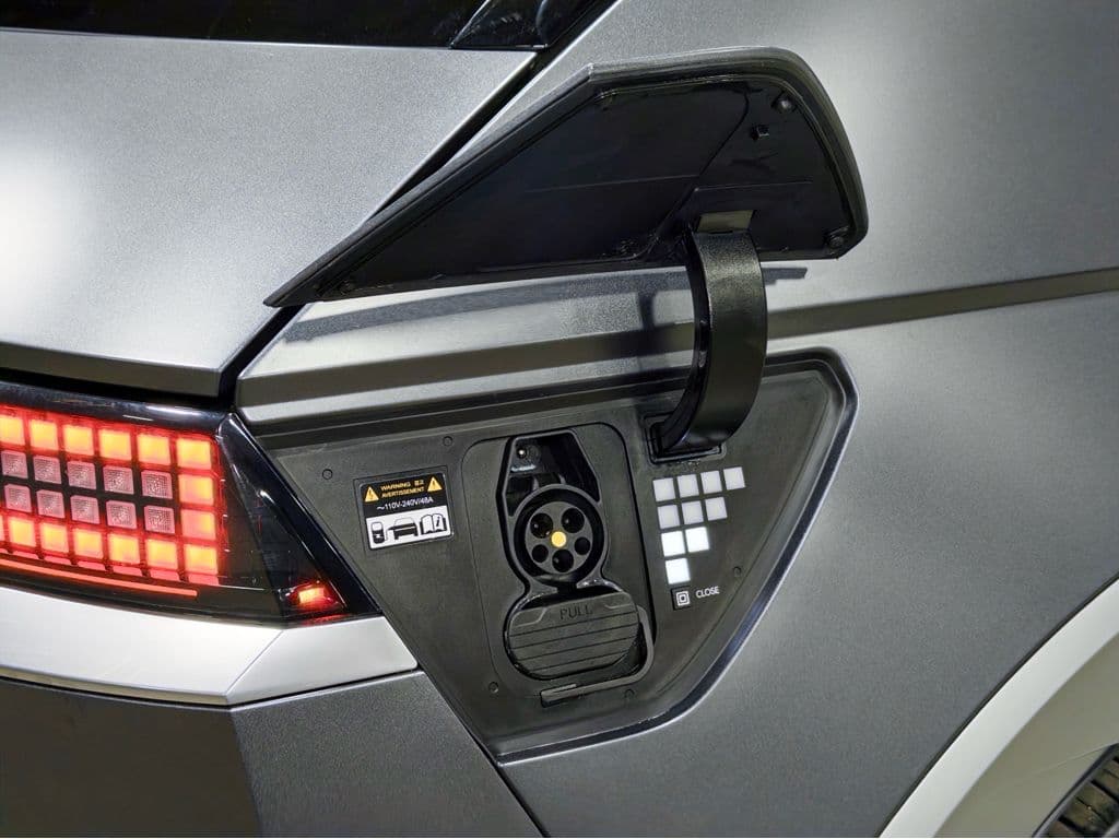 2023 Hyundai IONIQ 5 view 5