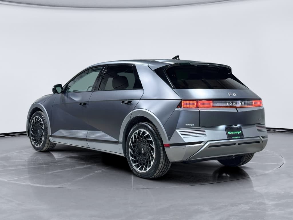 2023 Hyundai IONIQ 5 view 2