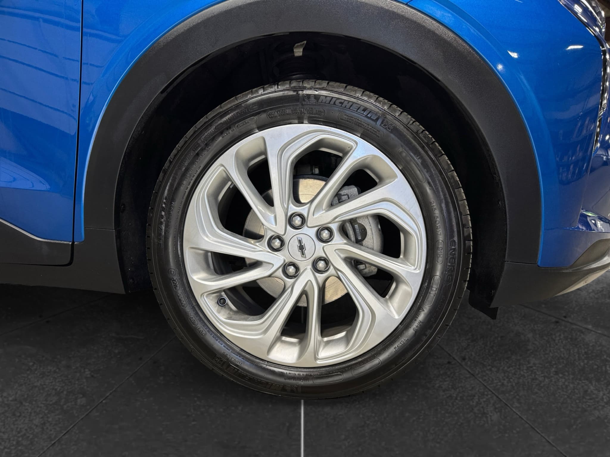 2023 Chevrolet Bolt EUV view 35