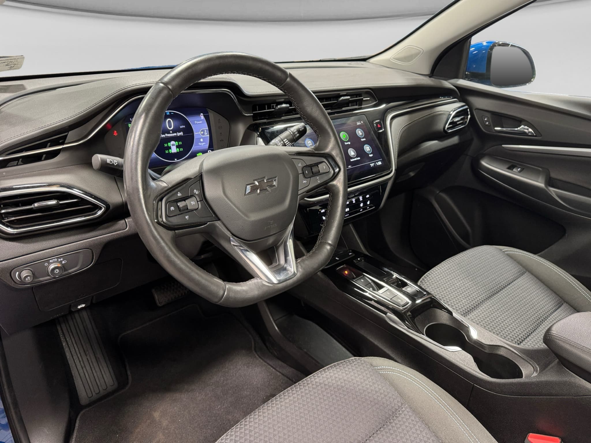 2023 Chevrolet Bolt EUV view 18