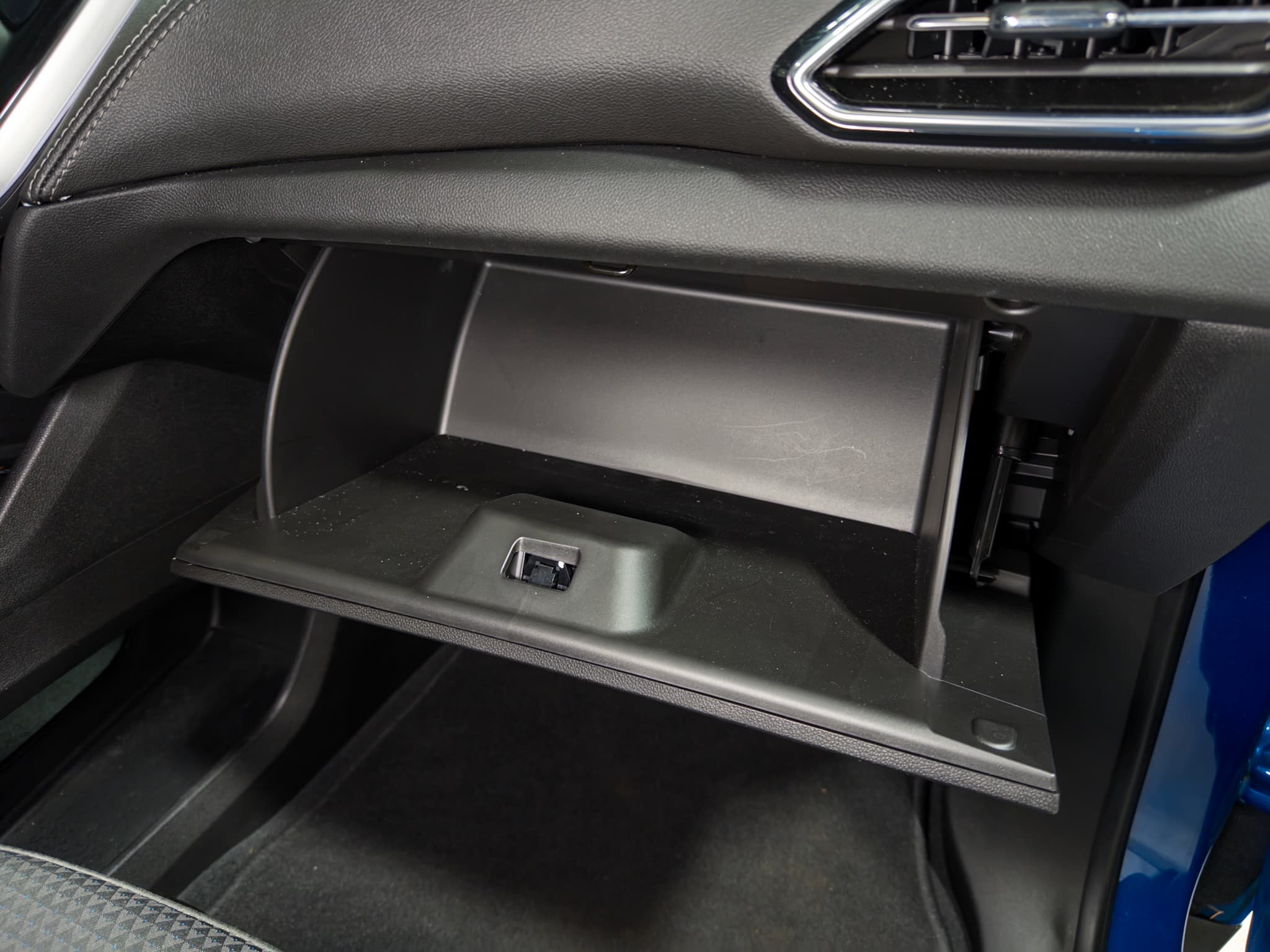 2023 Chevrolet Bolt EUV view 20