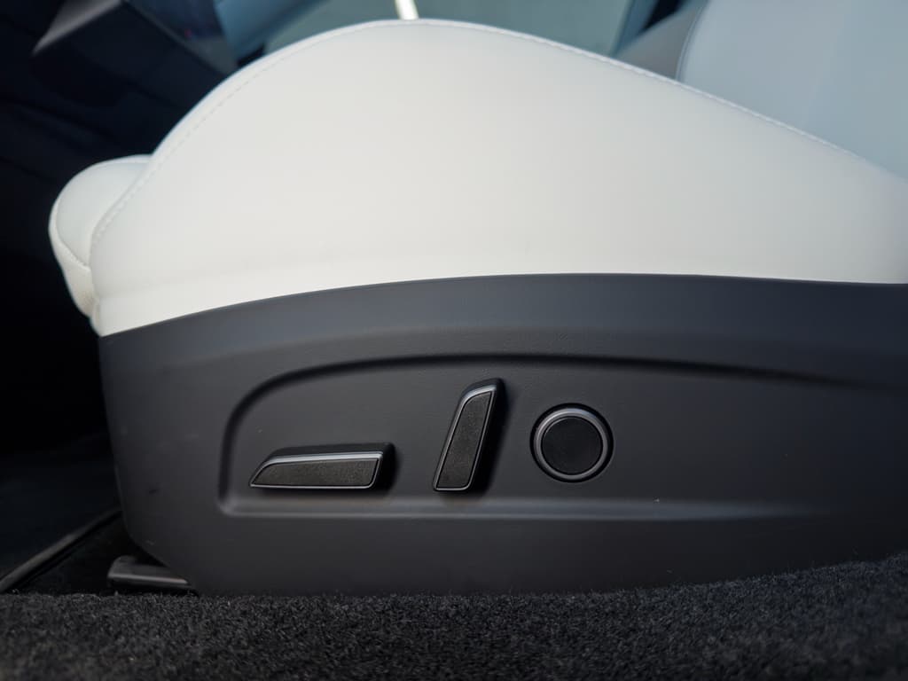 2026 Tesla Model 3 view 7