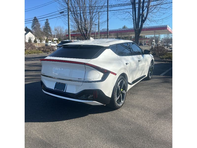 2024 Kia EV6 view 3