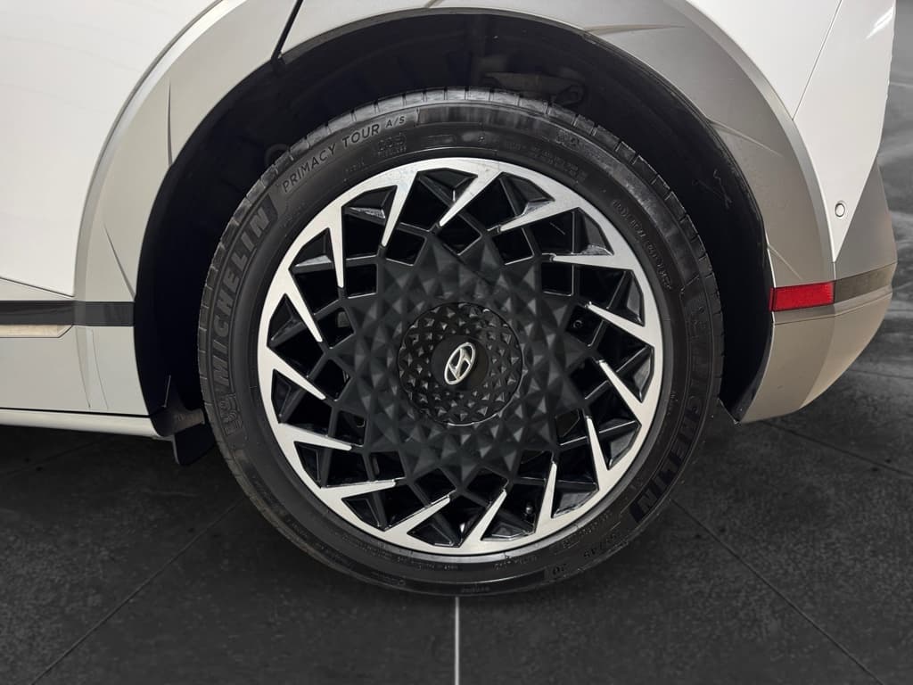 2023 Hyundai IONIQ 5 view 32