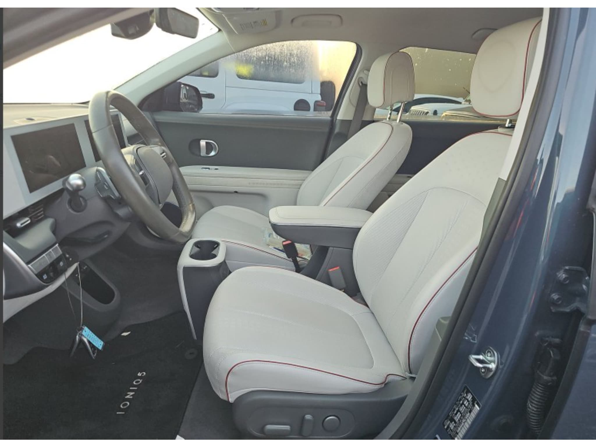 2023 Hyundai IONIQ 5 view 5