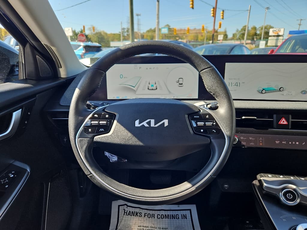 2024 Kia EV6 view 7