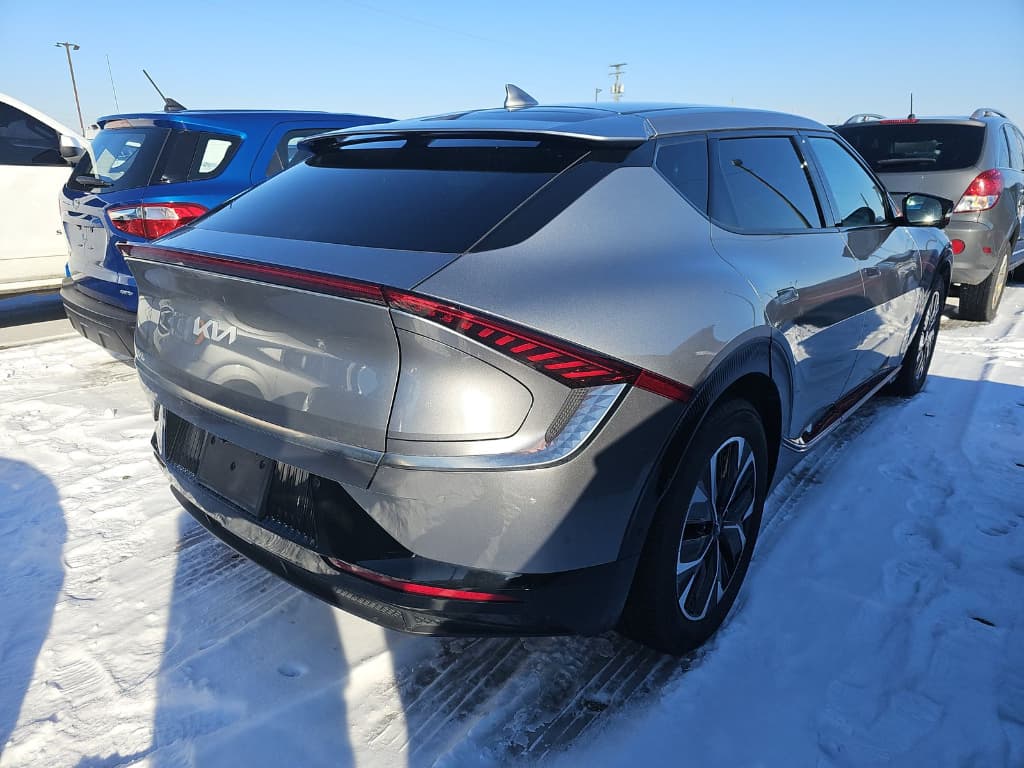 2024 Kia EV6 view 3