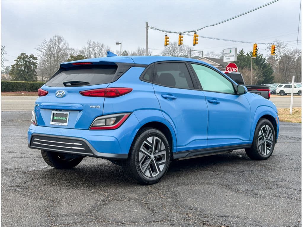 2023 Hyundai Kona EV view 3
