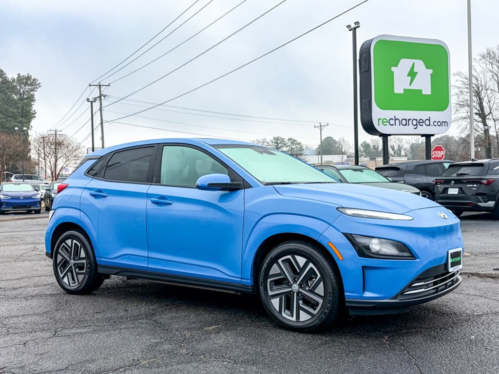 2023 Hyundai Kona EV view 4