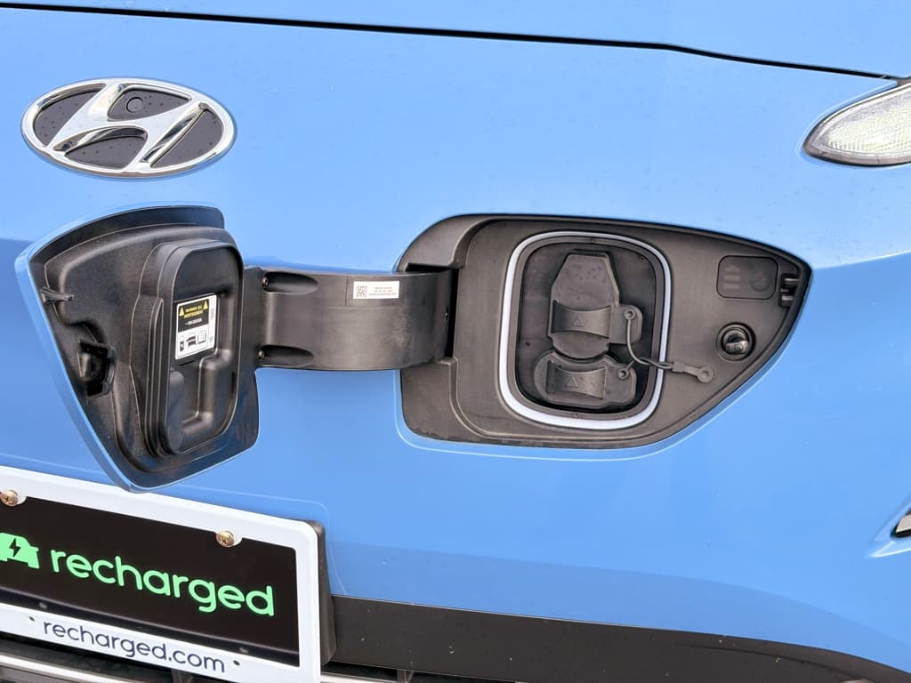 2023 Hyundai Kona EV view 5