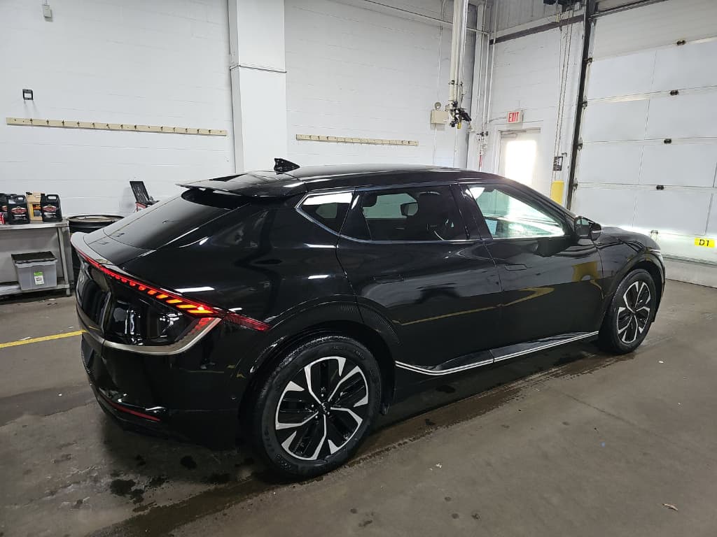 2024 Kia EV6 view 3