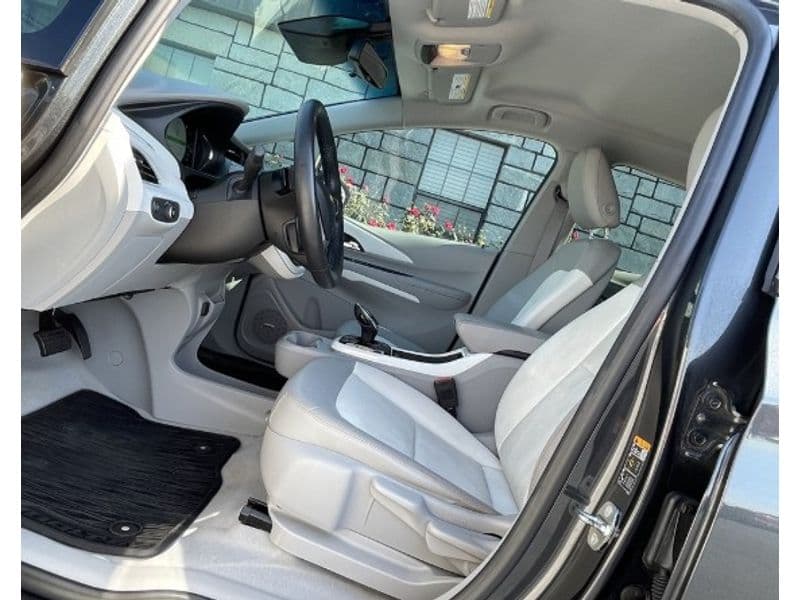 2017 Chevrolet Bolt EV view 5