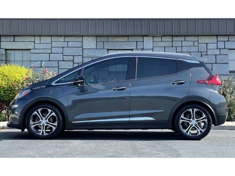 2017 Chevrolet Bolt EV view 2