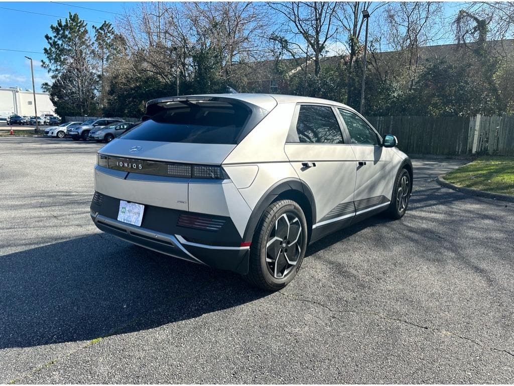 2023 Hyundai Ioniq 5 view 3