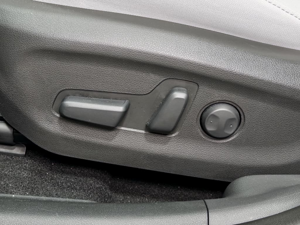 2023 Hyundai Kona EV view 6