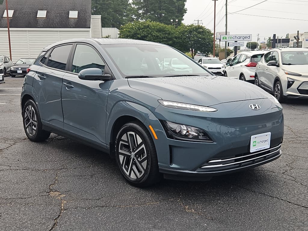 2023 Hyundai Kona EV view 4