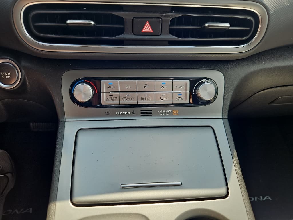 2023 Hyundai Kona EV view 19
