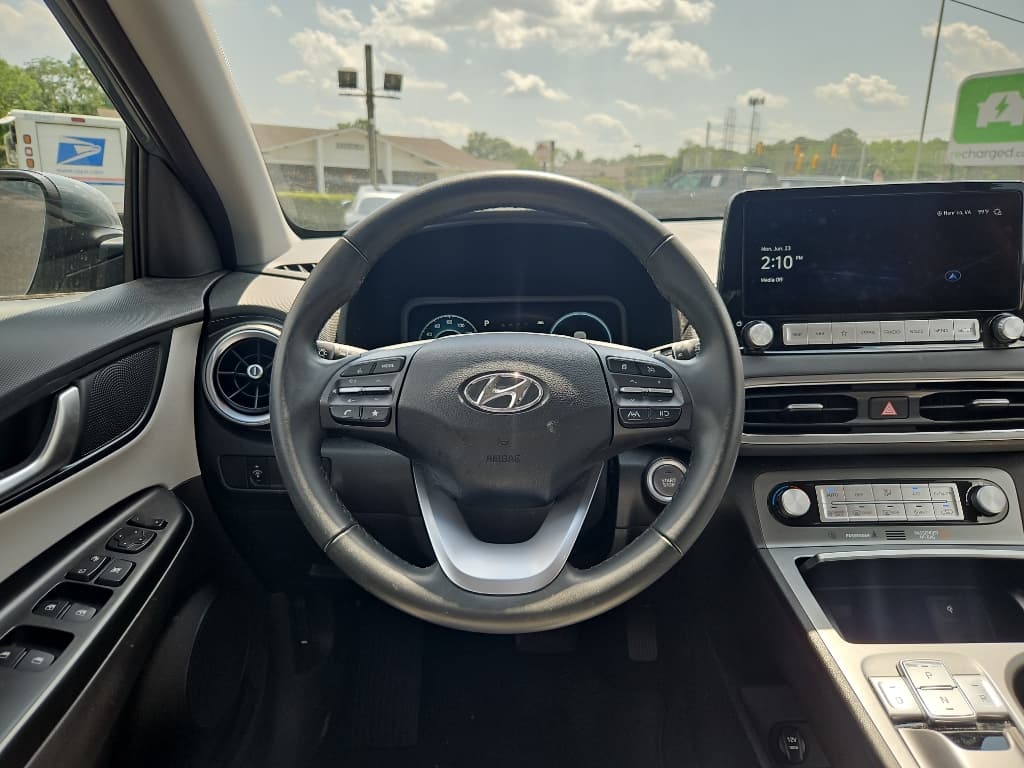 2023 Hyundai Kona EV view 8