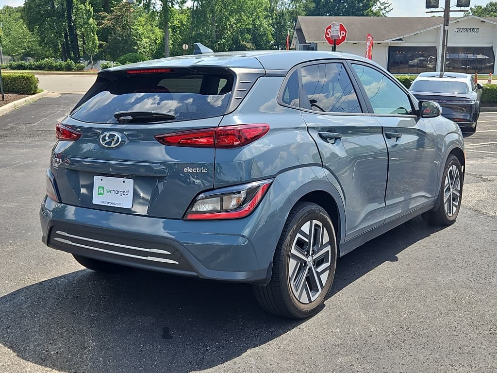 2023 Hyundai Kona EV view 3