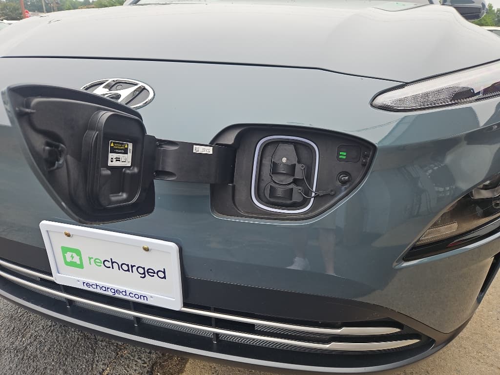 2023 Hyundai Kona EV view 5