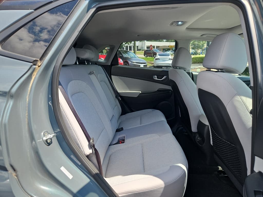 2023 Hyundai Kona EV view 11