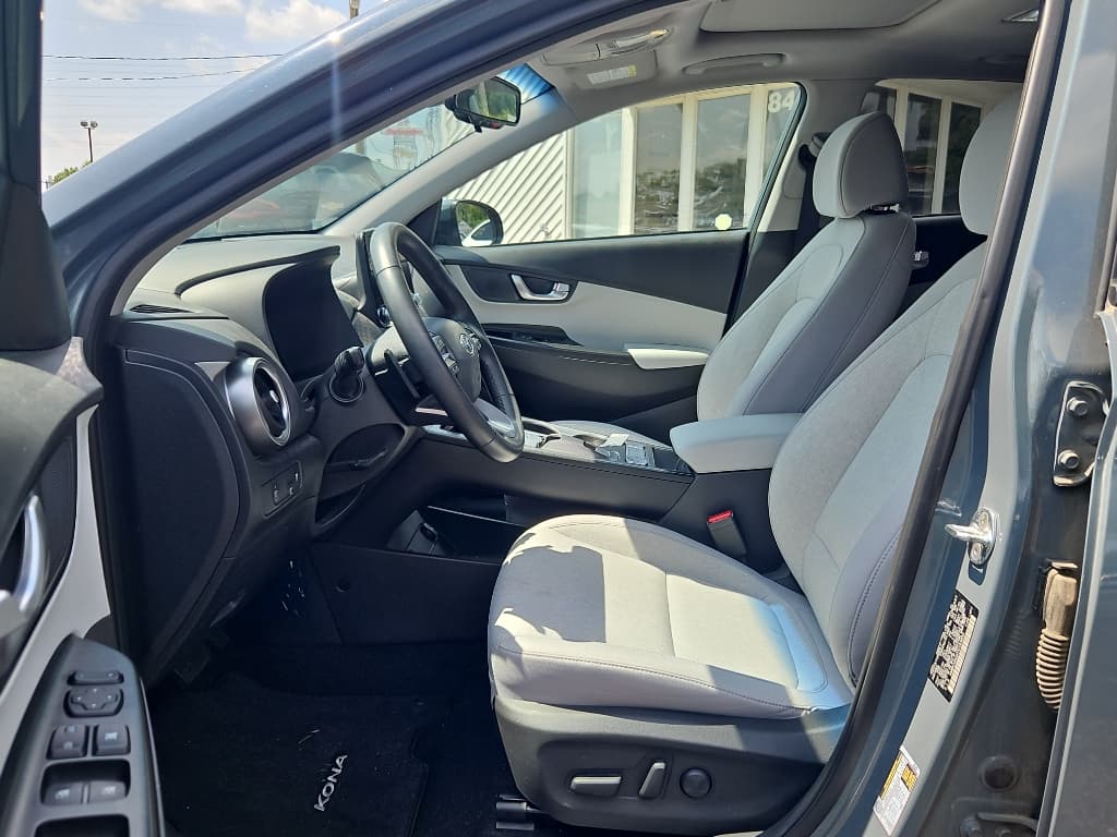 2023 Hyundai Kona EV view 5