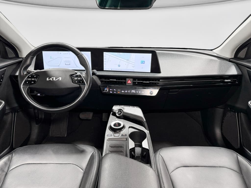 2024 Kia EV6 view 17