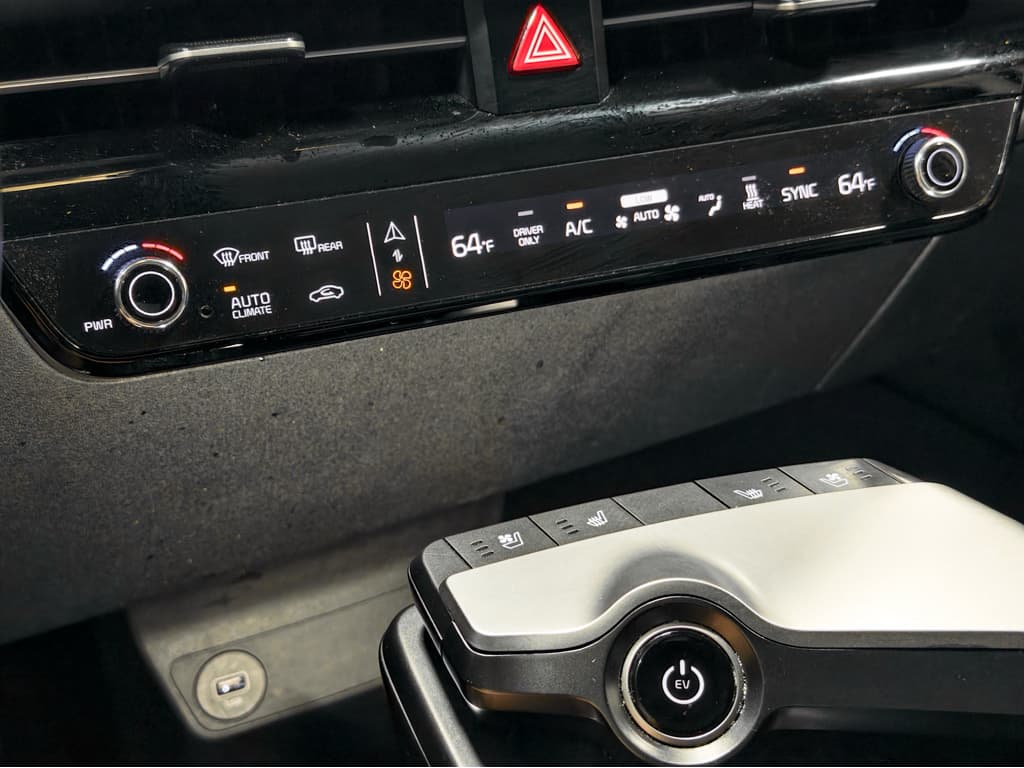 2024 Kia EV6 view 16