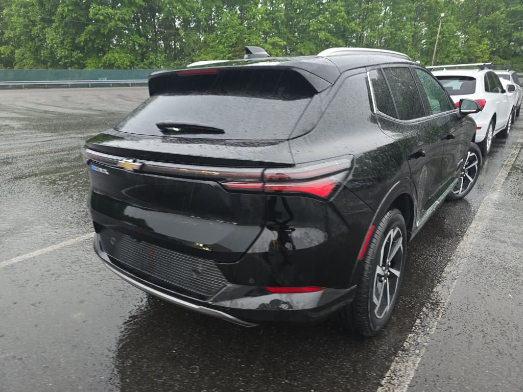 2025 Chevrolet Equinox EV view 3