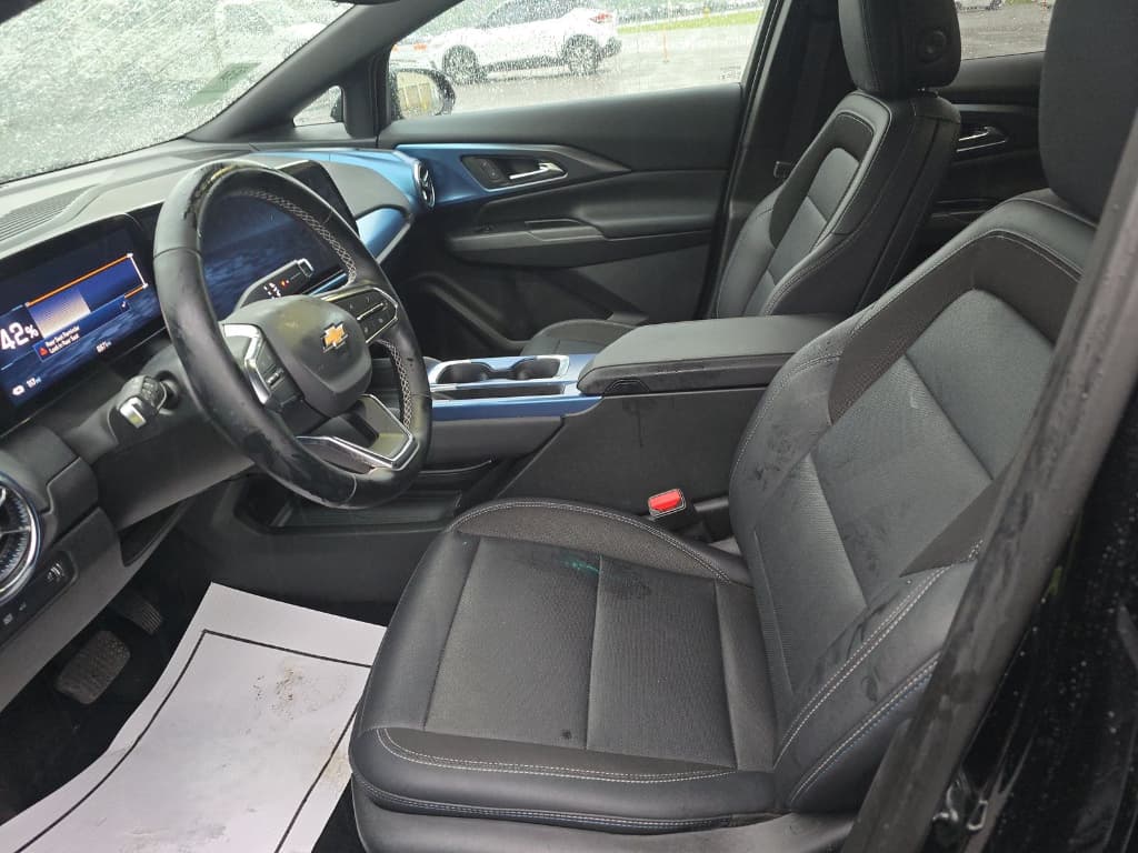 2025 Chevrolet Equinox EV view 5