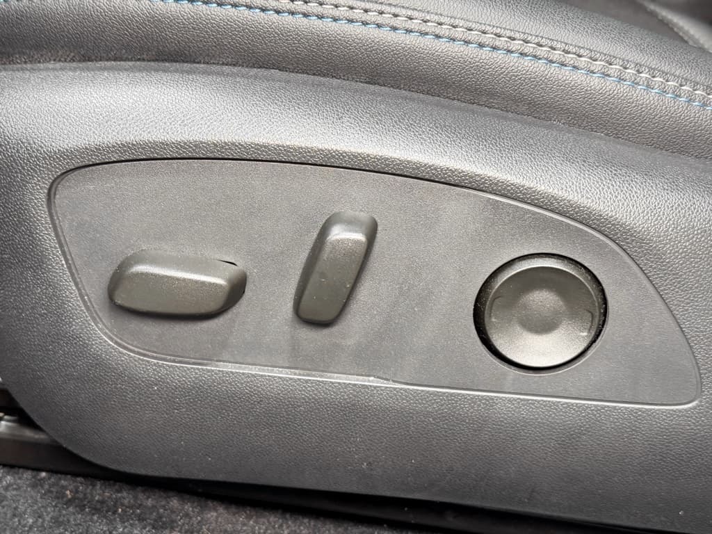 2025 Chevrolet Equinox EV view 6