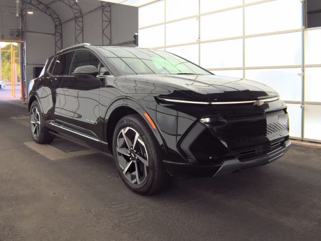 2025 Chevrolet Equinox EV view 2